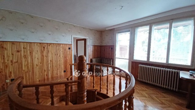 Eladó családi ház, Egerben 84.9 M Ft, 6 szobás