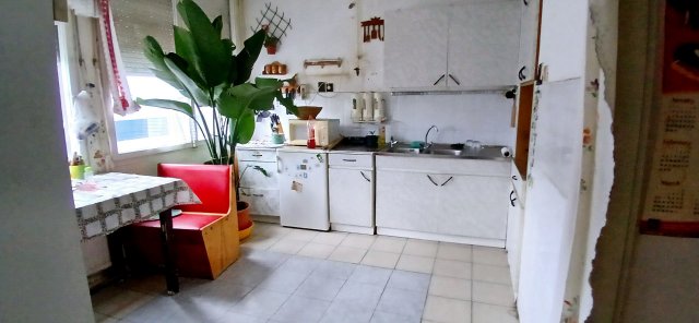 Eladó téglalakás, Zalaegerszegen 32 M Ft, 3 szobás