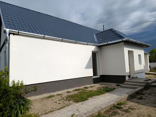 Eladó családi ház, Tápiószentmártonon 37.9 M Ft, 4 szobás