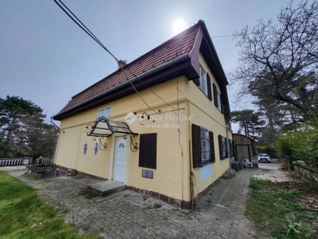 Eladó családi ház, Szentendrén 330 M Ft, 7 szobás