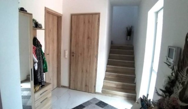 Eladó ipari ingatlan, Kunszentmiklóson 190 M Ft