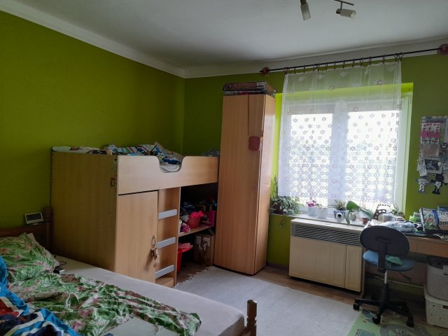 Eladó családi ház, Szákszenden 19.2 M Ft, 2 szobás