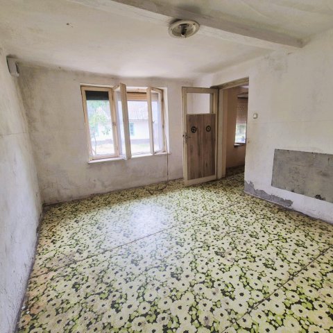 Eladó családi ház, Kecskeméten 16.9 M Ft, 2 szobás