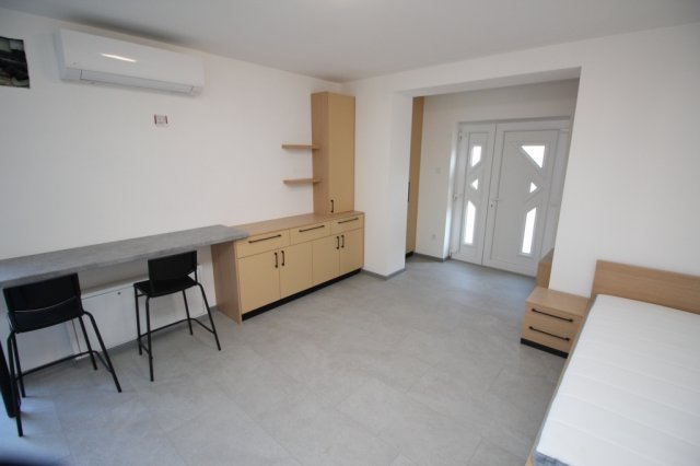 Kiadó családi ház, albérlet, Kecskeméten 2000 E Ft / hó