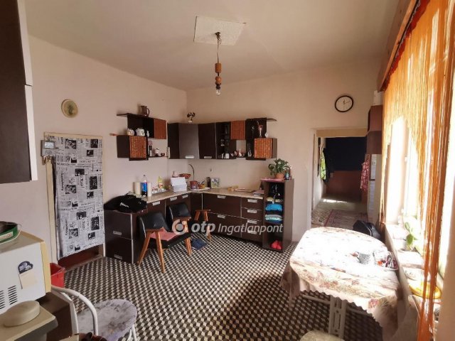 Eladó családi ház, Békéscsabán 15.4 M Ft, 2+1 szobás