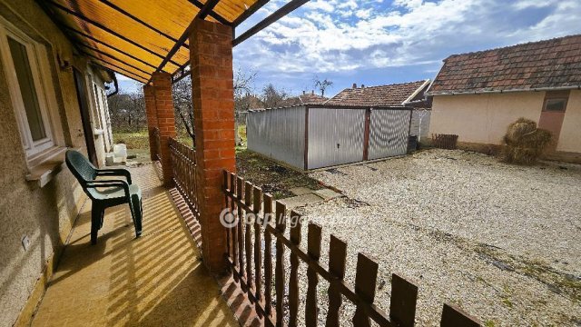 Eladó családi ház, Jászberényben 51.5 M Ft, 3+1 szobás