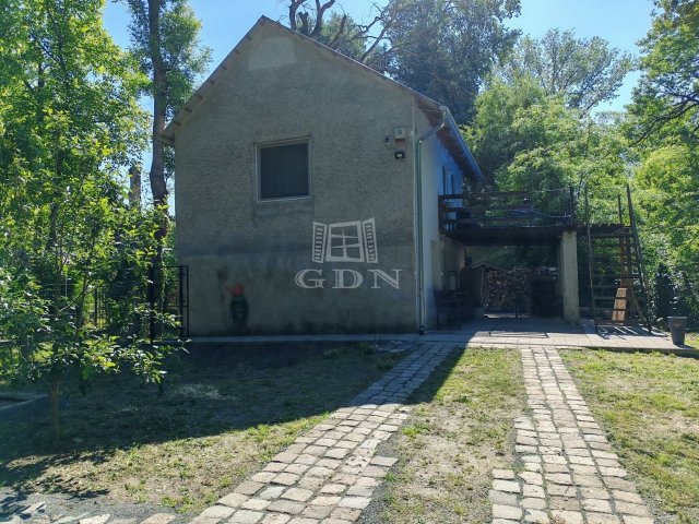 Eladó nyaraló, Baján 34 M Ft, 3 szobás / költözzbe.hu