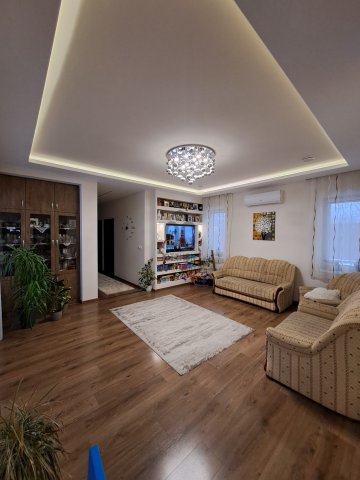 Eladó családi ház, Debrecenben 139.99 M Ft, 5 szobás