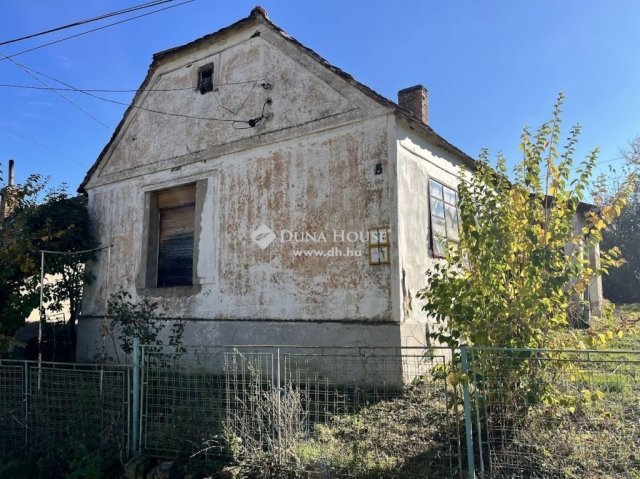 Eladó családi ház, Pécsváradon 9.9 M Ft, 2 szobás
