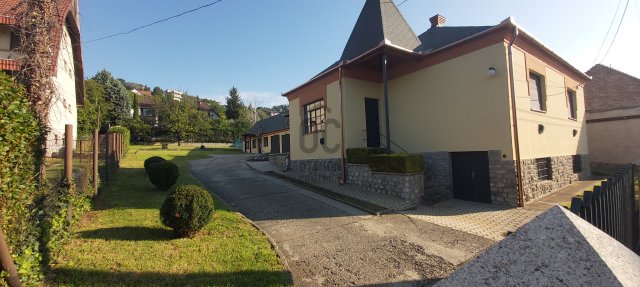 Eladó iroda, Pécsett 109 M Ft, 5 szobás / költözzbe.hu