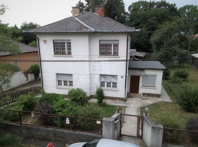 Eladó családi ház, Budapesten, XVII. kerületben, Báthory utcában