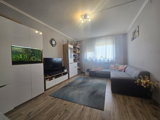 Eladó panellakás, Debrecenben 56.2 M Ft, 3 szobás