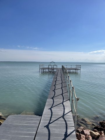 Eladó nyaraló, Balatonakarattyán 220 M Ft, 3 szobás