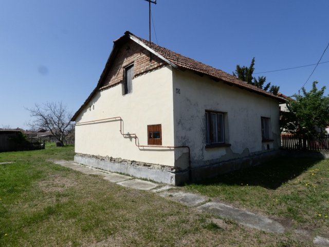 Eladó családi ház, Pusztaszeren 9.9 M Ft, 3 szobás