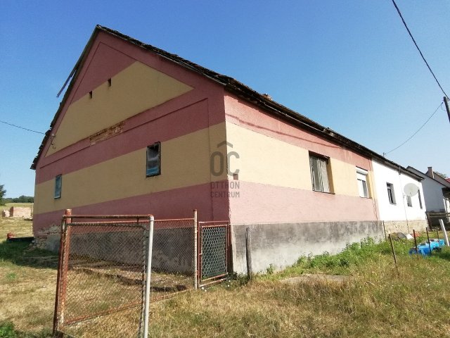 Eladó családi ház, Komlón 4.9 M Ft, 3 szobás