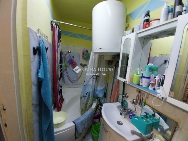 Eladó családi ház, Budapesten, XX. kerületben 32 M Ft, 2 szobás
