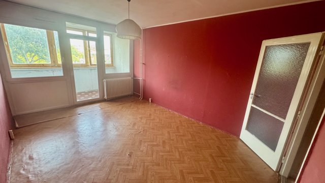 Eladó panellakás, Székesfehérvárott, Mészöly Géza utcában