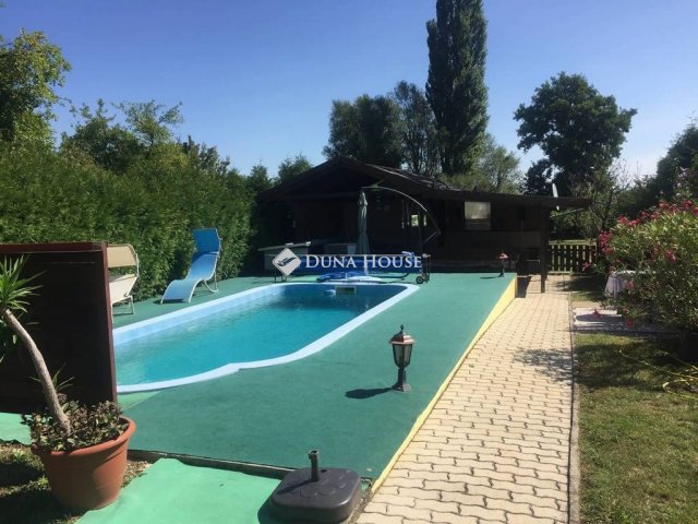 Eladó családi ház, Zalakaroson 84.581 M Ft, 11 szobás
