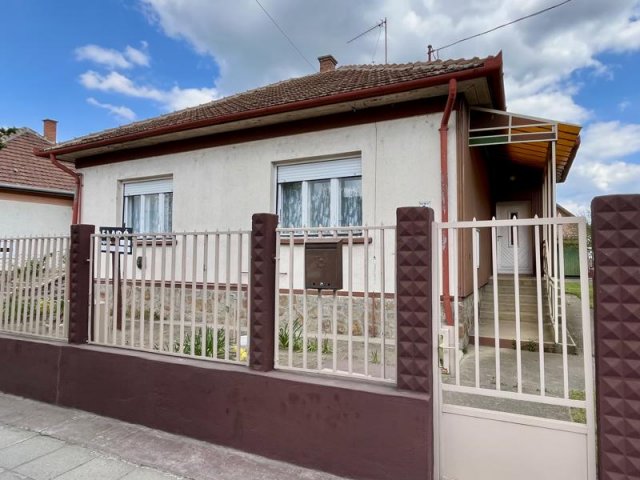 Eladó családi ház, Nagykátán 46.5 M Ft, 2+1 szobás
