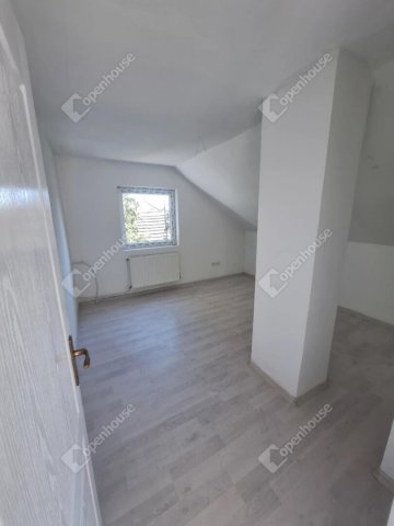 Eladó családi ház, Lábatlanon 40 M Ft, 4 szobás