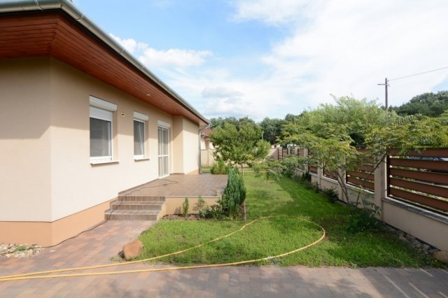 Eladó családi ház, Kecskeméten 89.9 M Ft, 5 szobás