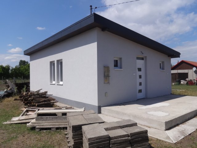 Eladó családi ház, Tiszakécskén 31.8 M Ft, 2 szobás
