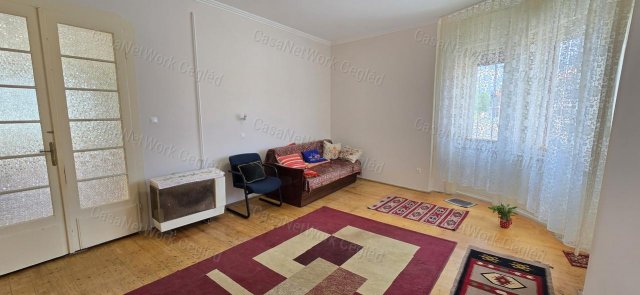 Eladó családi ház, Cegléden 58 M Ft, 4 szobás
