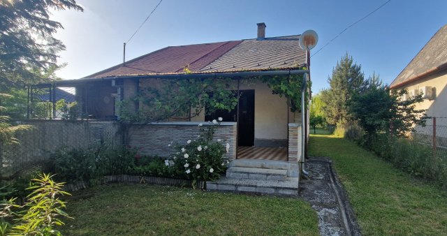 Eladó nyaraló, Balatonfenyvesen 34.9 M Ft, 2 szobás