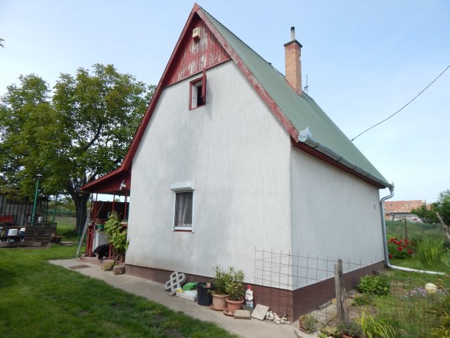 Eladó nyaraló, Enyingen 15.9 M Ft, 3 szobás