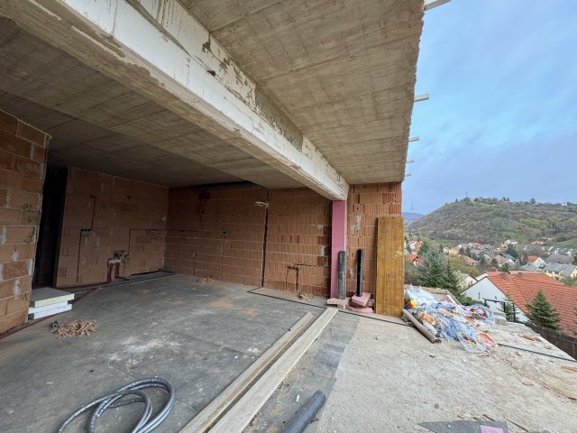 Eladó téglalakás, Pécsett 109 M Ft, 4 szobás