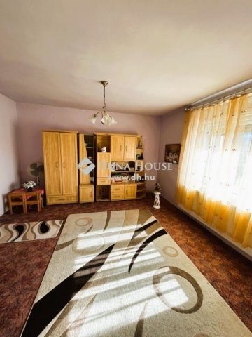 Eladó családi ház, Pilisjászfalun 99.9 M Ft, 5 szobás