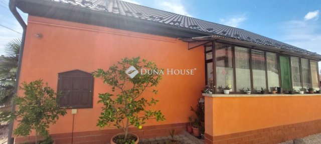 Eladó családi ház, Dombóváron, Búzavirág utcában 58 M Ft