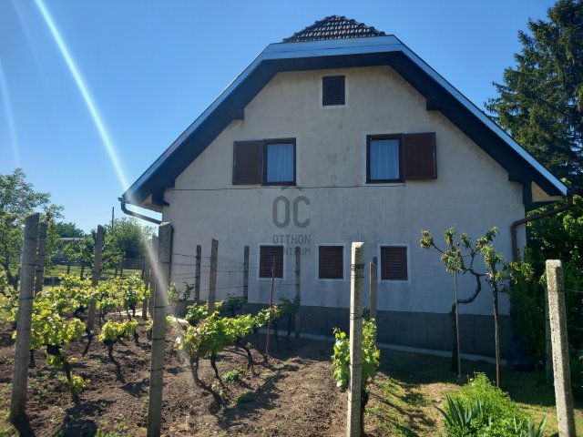 Eladó családi ház, Pécsett 112 M Ft, 5 szobás