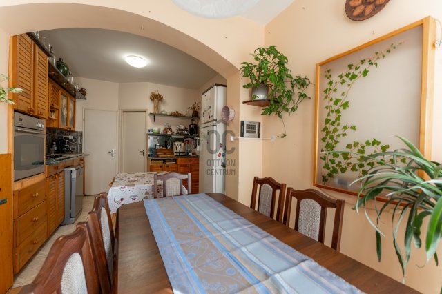 Eladó családi ház, Székesfehérvárott 89.9 M Ft, 5 szobás