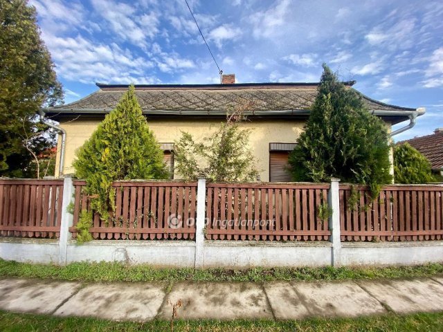 Eladó családi ház, Jászapátiban 14.7 M Ft, 2+1 szobás