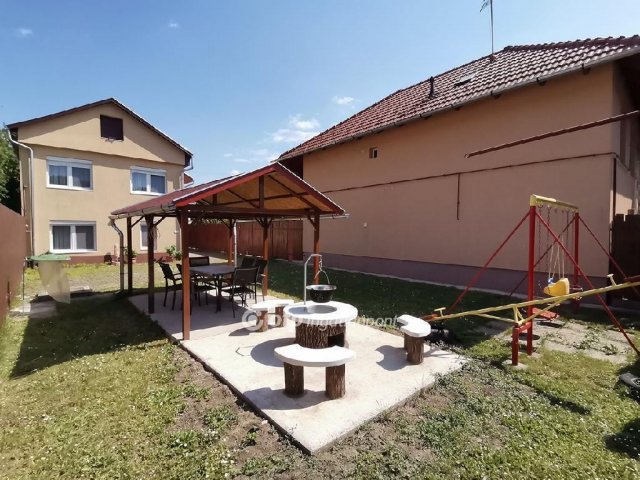 Eladó nyaraló, Hajdúszoboszlón 65 M Ft, 2+2 szobás