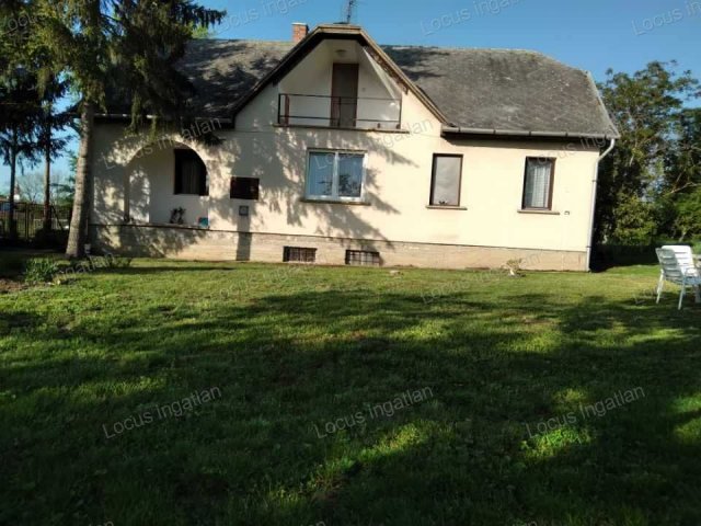 Eladó családi ház, Tiszaderzsen 29.5 M Ft, 3 szobás