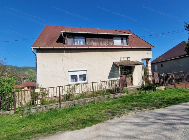 Eladó családi ház, Kesztölcön 58 M Ft, 4 szobás