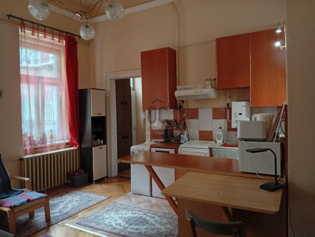 Eladó téglalakás, Budapesten, VI. kerületben 93 M Ft, 3 szobás