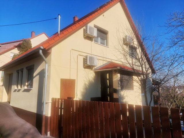 Eladó családi ház, Kaposváron 75 M Ft, 5+1 szobás