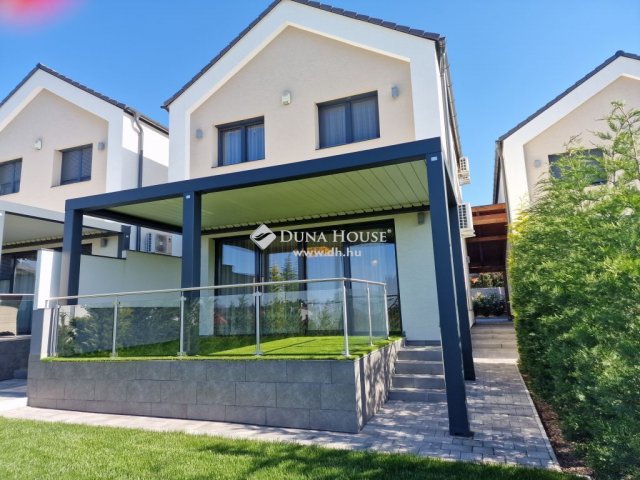 Eladó sorház, Gödöllőn 155 M Ft, 3 szobás