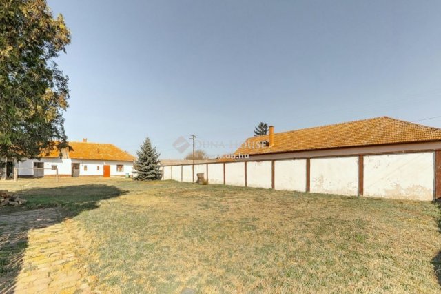 Eladó családi ház, Tiszakécskén 31.9 M Ft, 3 szobás