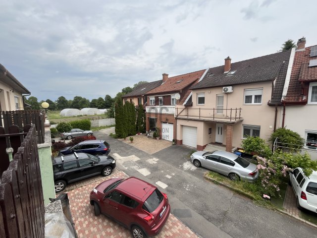 Kiadó sorház, albérlet, Debrecenben 400 E Ft / hó, 4 szobás