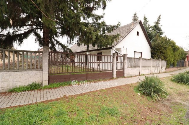Eladó családi ház, Taksonyon 49.4 M Ft, 2 szobás