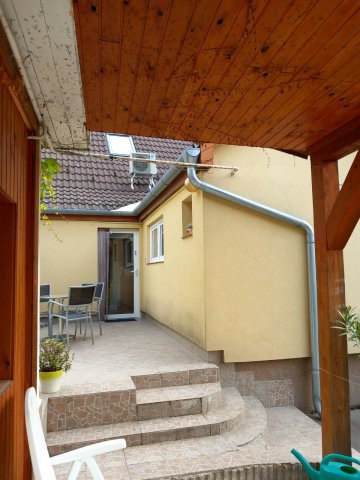 Eladó családi ház, Budakeszin, Erdő utcában 179 M Ft, 6 szobás