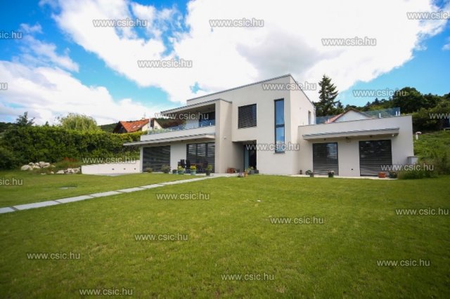 Eladó családi ház, Szentendrén 550 M Ft, 4 szobás