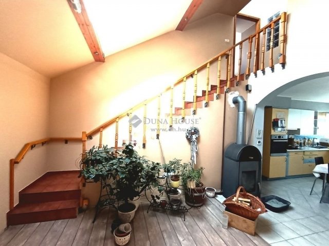 Eladó családi ház, Pilisen 45 M Ft, 4 szobás