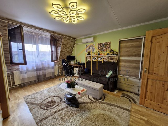 Eladó panellakás, Debrecenben 67.5 M Ft, 3 szobás