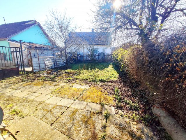 Eladó családi ház, Dömsödön 23.5 M Ft, 2 szobás