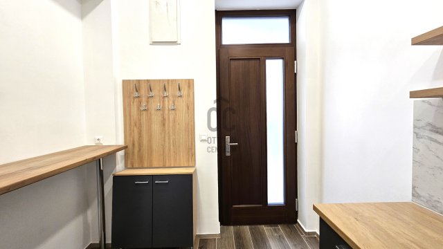 Eladó téglalakás, Budapesten, VI. kerületben 160 M Ft, 2 szobás
